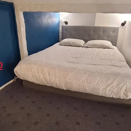 Yellow - Coeur De Apartment Poitiers